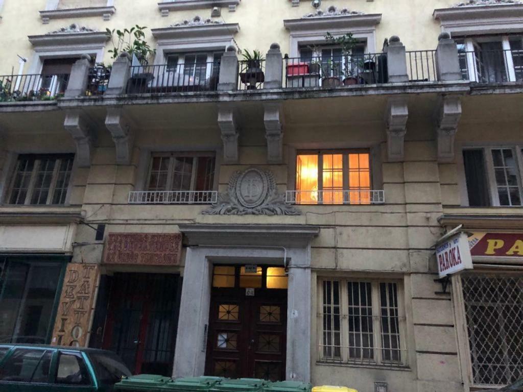 Petra'S Tranquil Nest In Downtown Budapeste Exterior foto